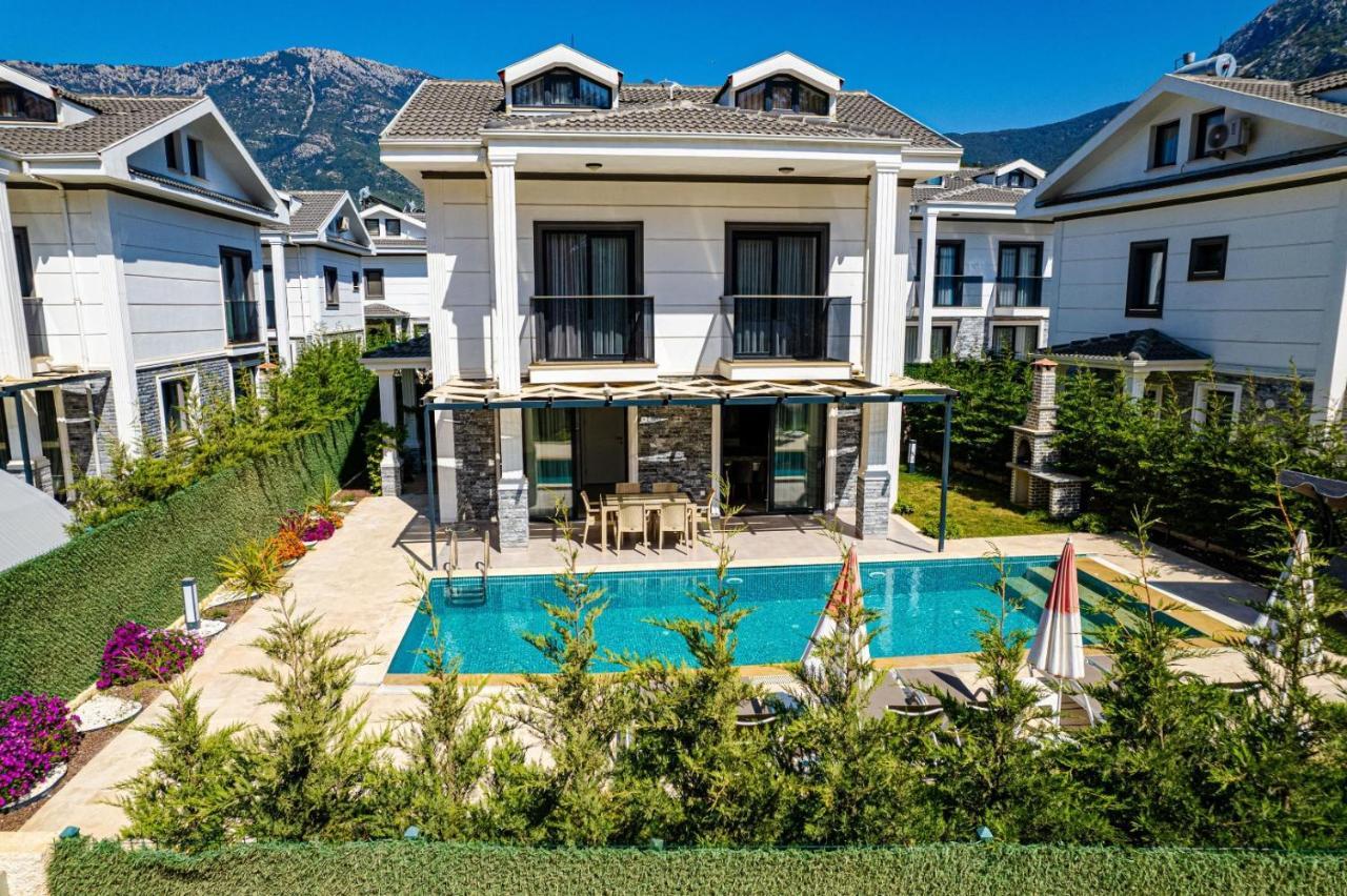 4 Bedroom Holiday Villa In Hisaroenue Oeluedeniz- Gold Rose Fethiye Exterior foto